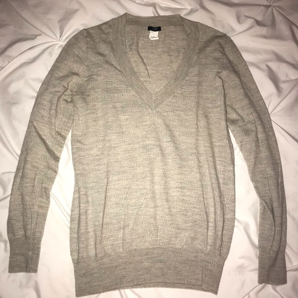 Jcrew merino wool v neck sweater. Grey. Size M. - Picture 1 of 3